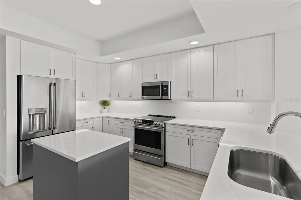 125 Island Way Clearwater FL 33767