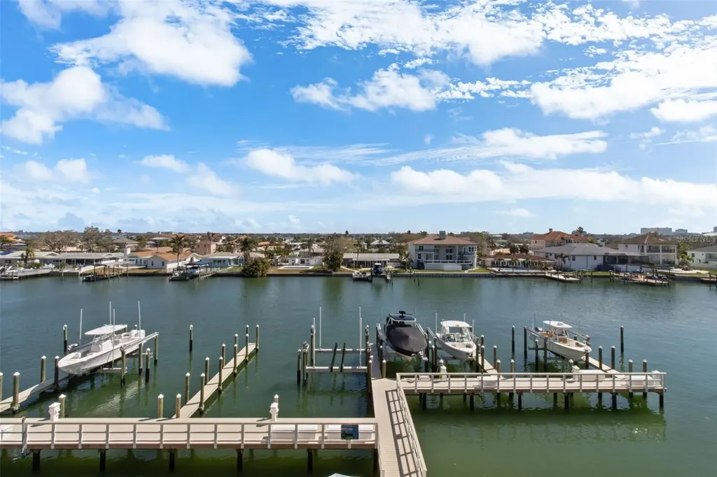 125 Island Way Clearwater FL 33767