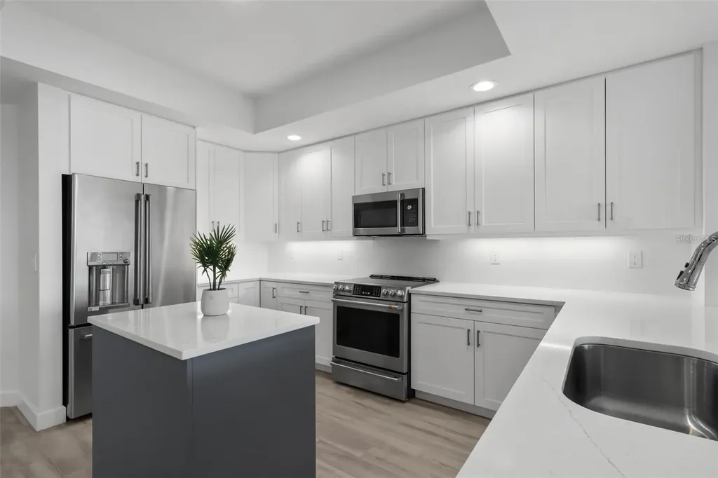 125 Island Way Clearwater FL 33767