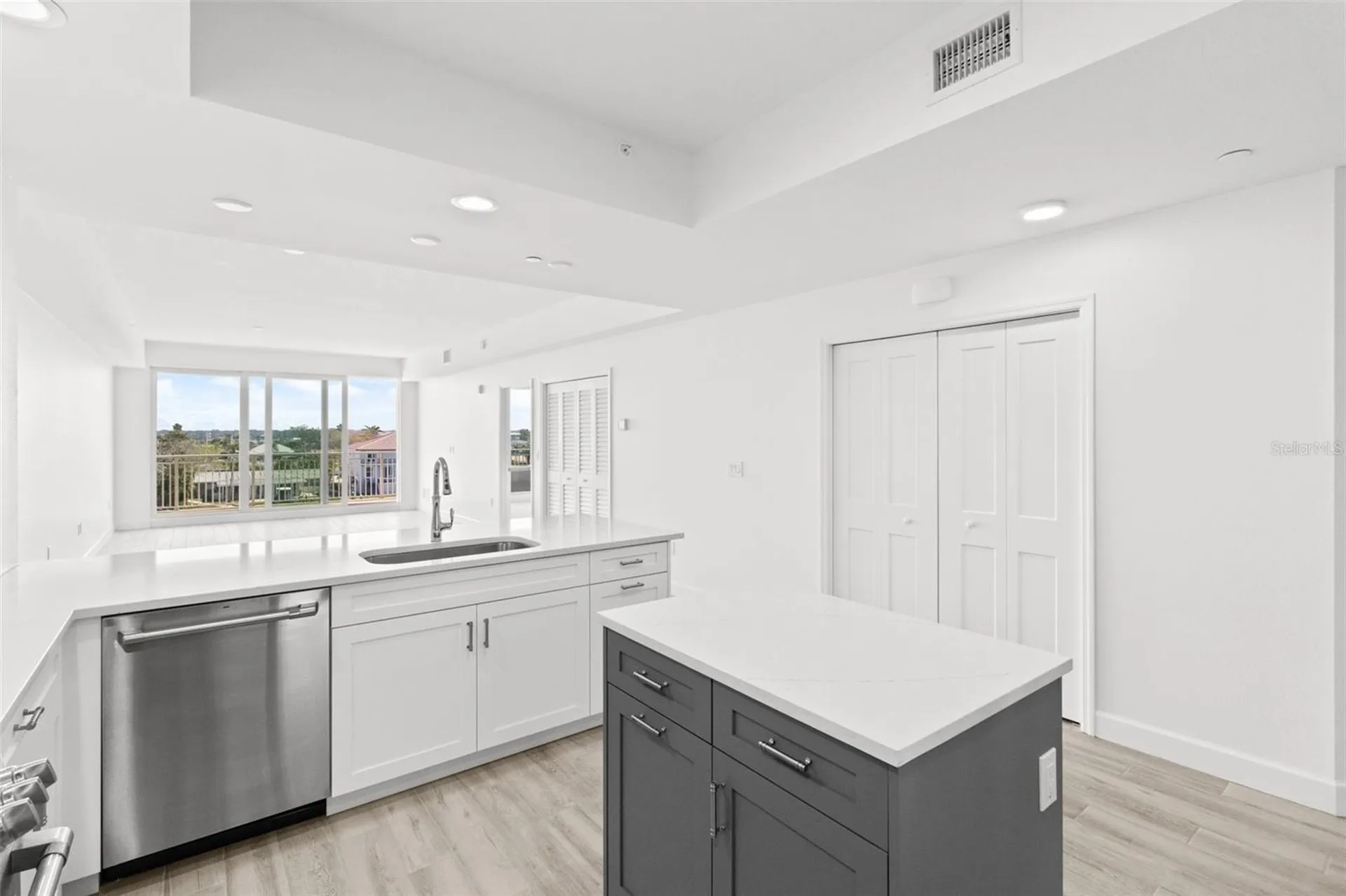 125 Island Way Clearwater FL 33767