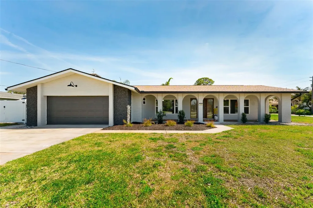 140 88th Avenue NE St Petersburg FL 33702
