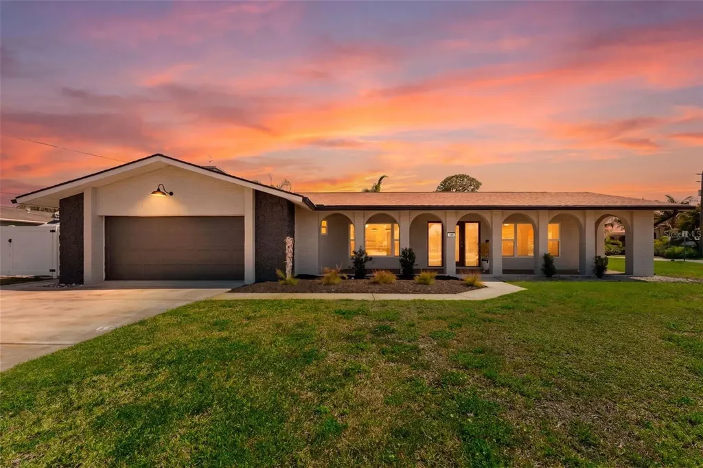140 88th Avenue NE St Petersburg FL 33702