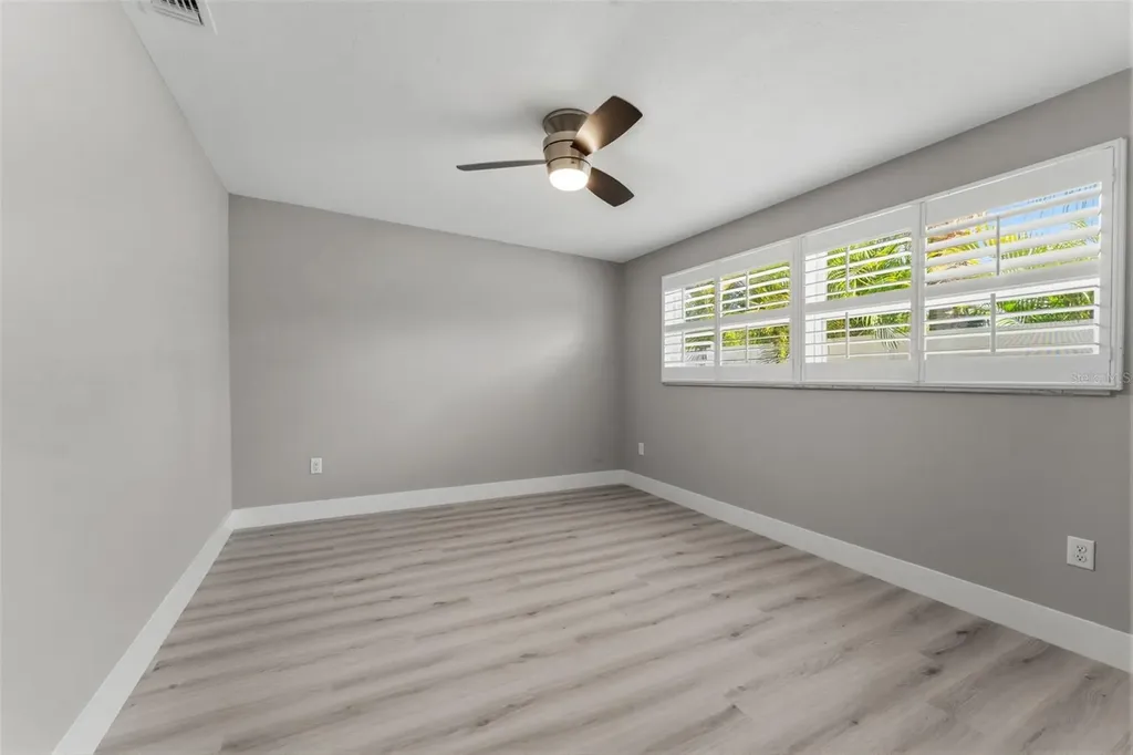 140 88th Avenue NE St Petersburg FL 33702