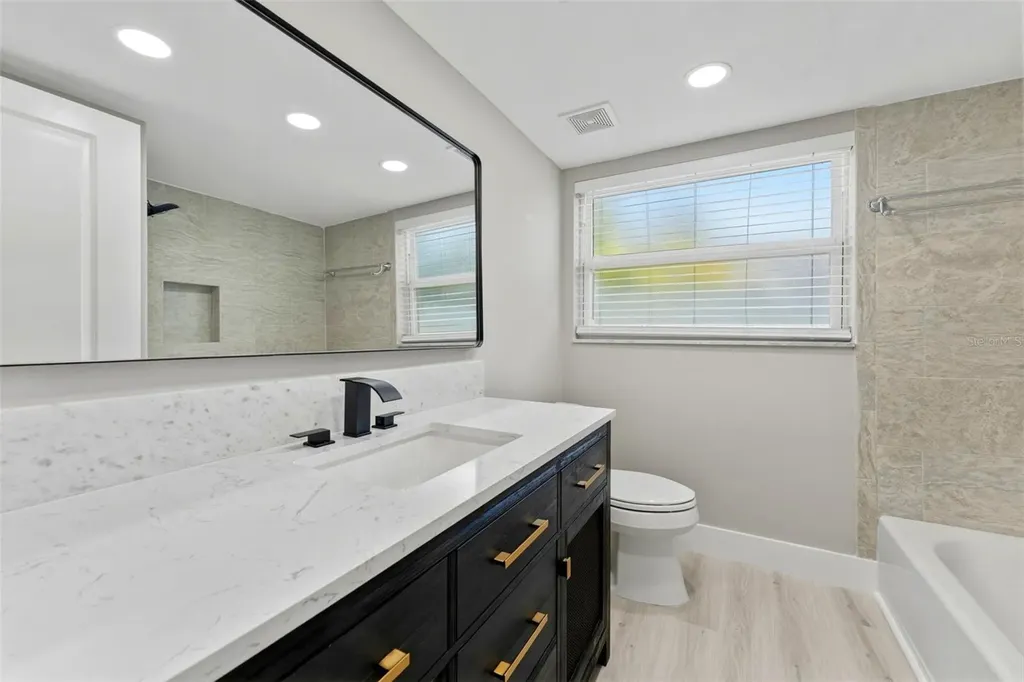 140 88th Avenue NE St Petersburg FL 33702