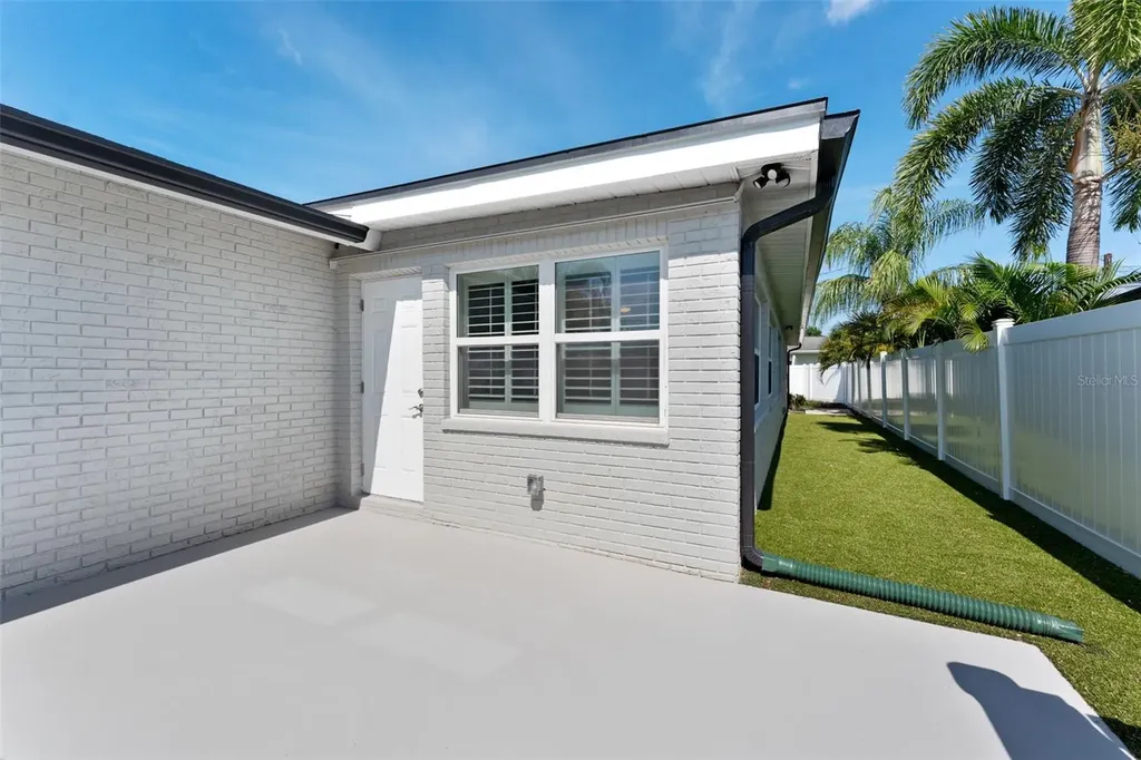 140 88th Avenue NE St Petersburg FL 33702
