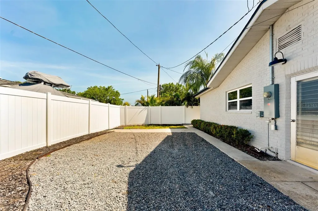 140 88th Avenue NE St Petersburg FL 33702