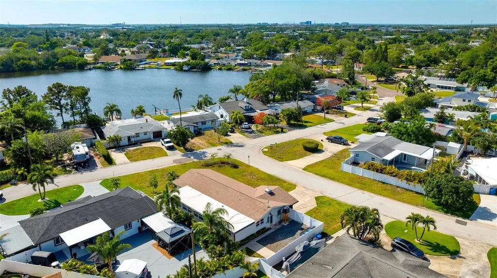 140 88th Avenue NE St Petersburg FL 33702