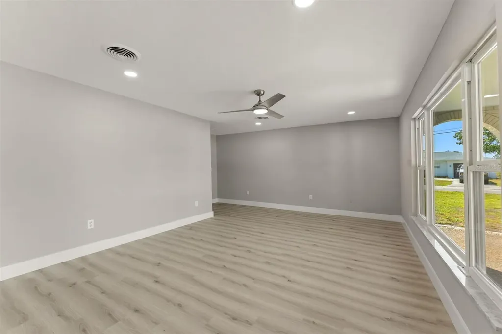 140 88th Avenue NE St Petersburg FL 33702