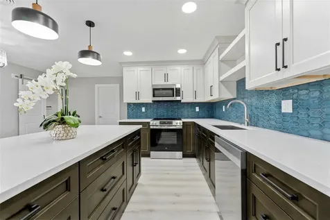 140 88th Avenue NE St Petersburg FL 33702