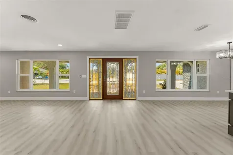 140 88th Avenue NE St Petersburg FL 33702