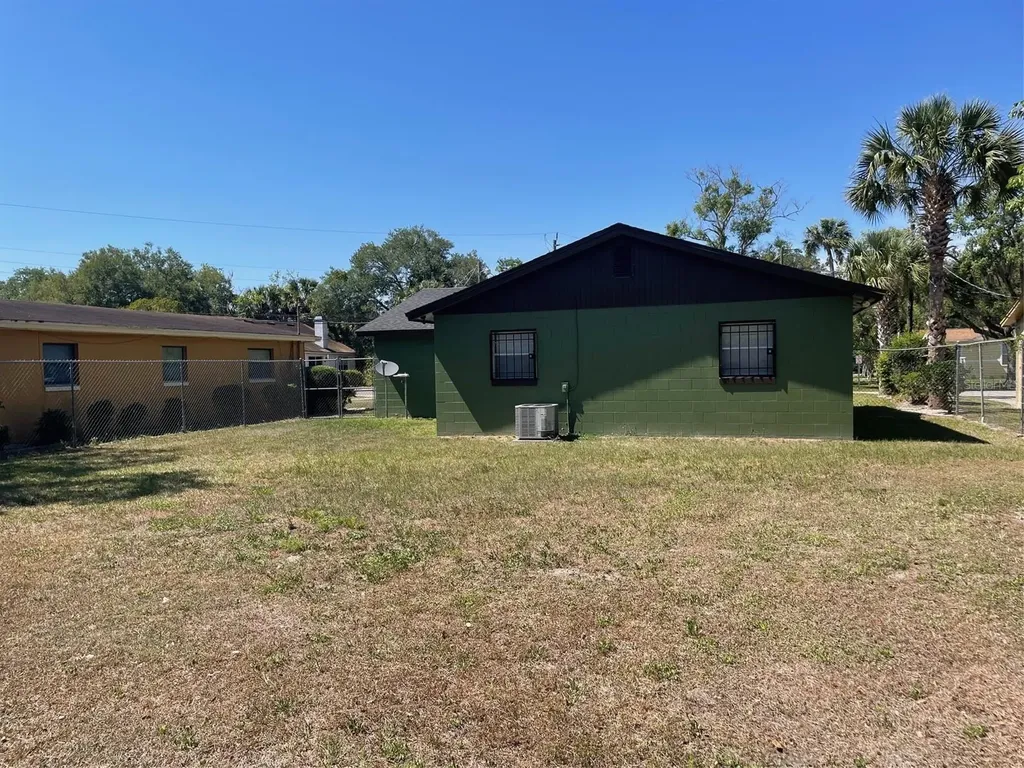 1935 W 14th Street Sanford FL 32771