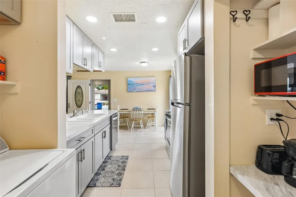 1104/1106 Amble Lane Clearwater FL 33755
