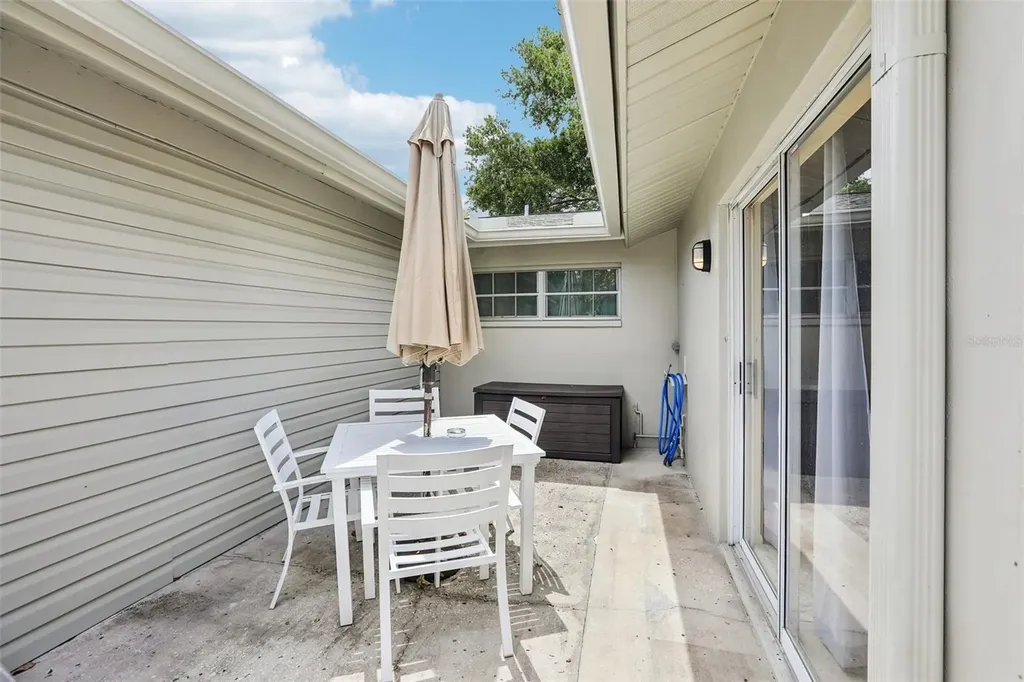 1104/1106 Amble Lane Clearwater FL 33755