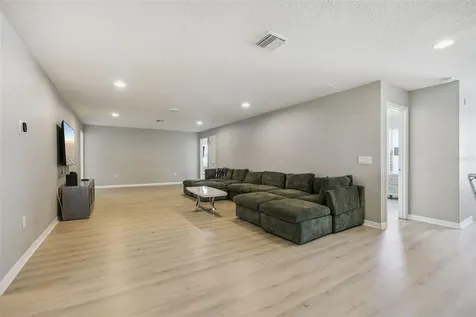 8875 Qin Loop Kissimmee FL 34747
