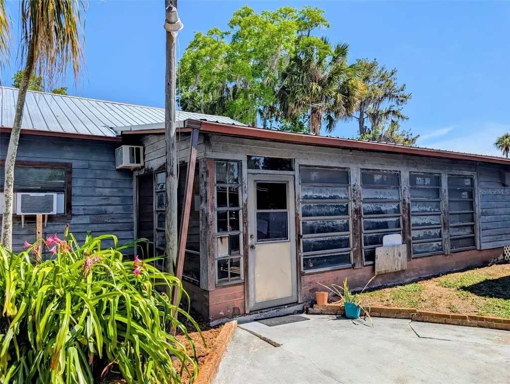 24514 Bonnett Road Astor FL 32102