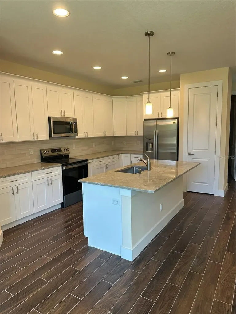 4011 Amber Road Valrico FL 33594