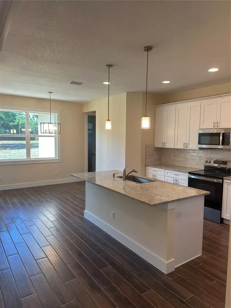 4011 Amber Road Valrico FL 33594