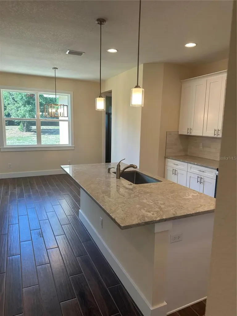 4011 Amber Road Valrico FL 33594