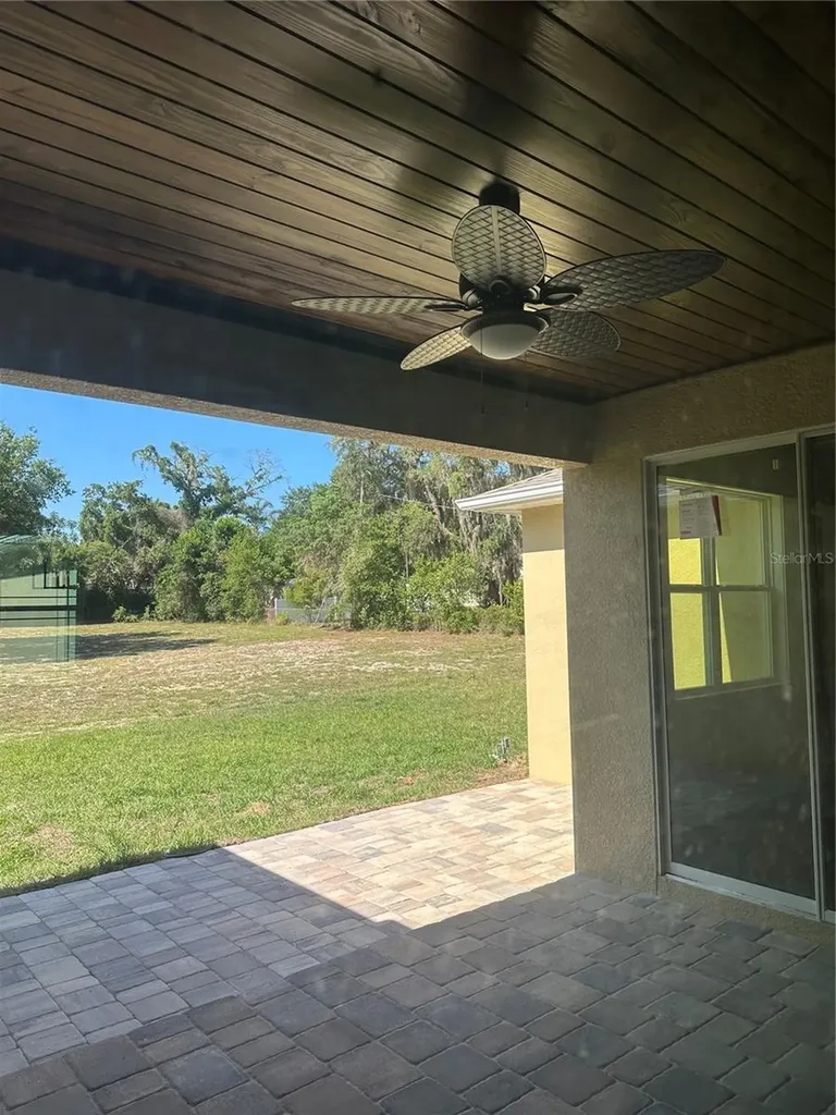 4011 Amber Road Valrico FL 33594