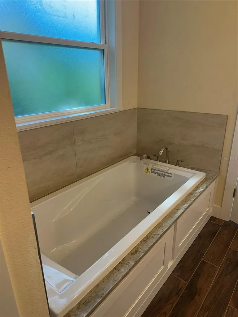 4011 Amber Road Valrico FL 33594