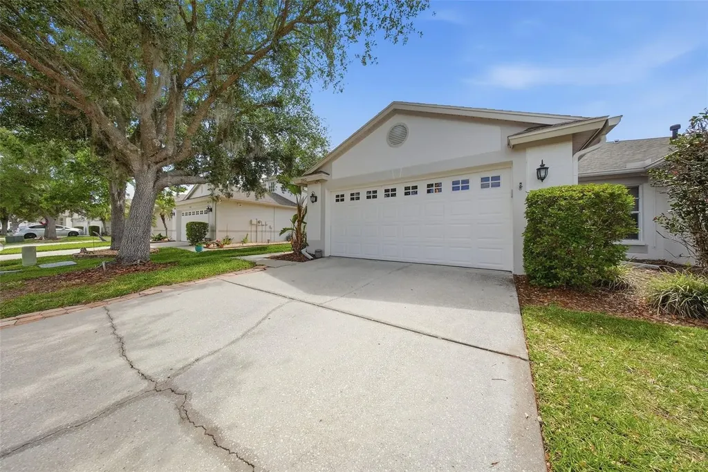 1902 Echo Pond Place Wesley Chapel FL 33543
