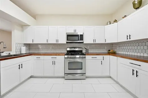 1902 Echo Pond Place Wesley Chapel FL 33543