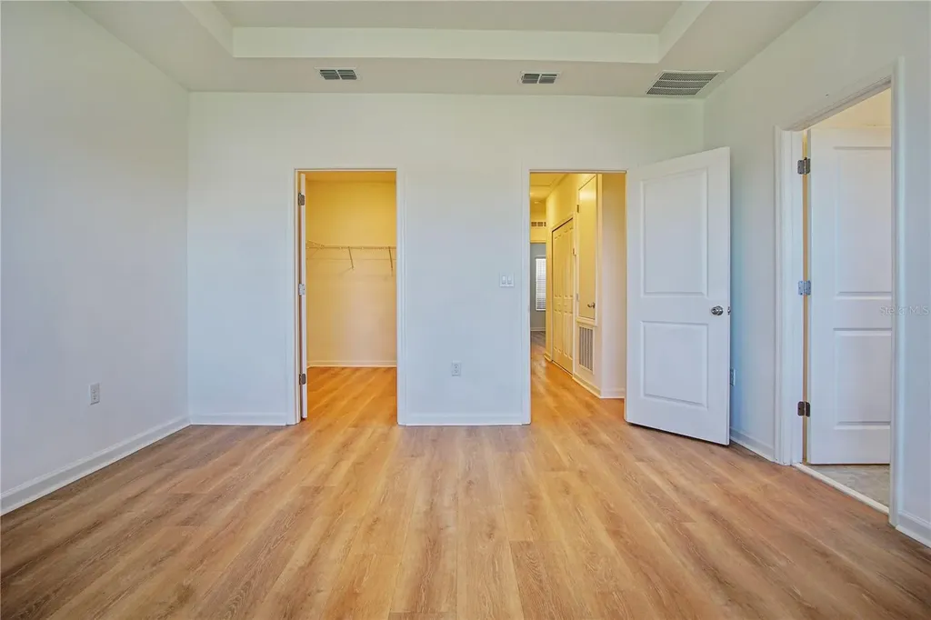 2537 Skyline Loop Kissimmee FL 34758