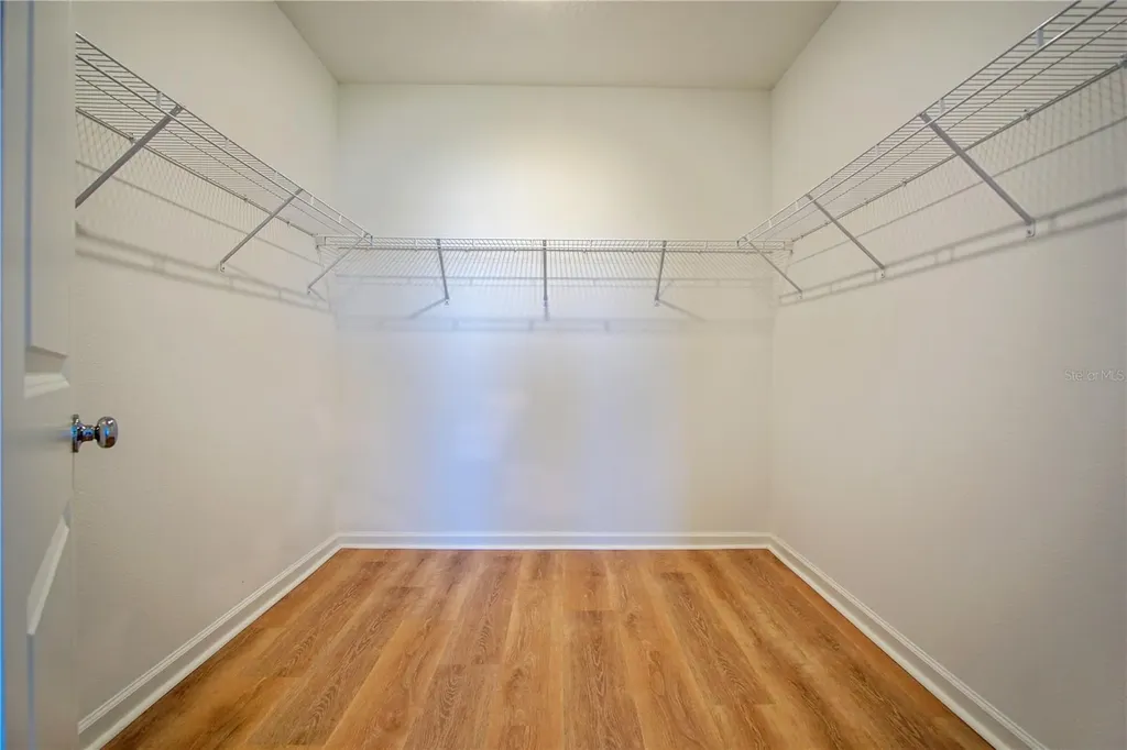2537 Skyline Loop Kissimmee FL 34758