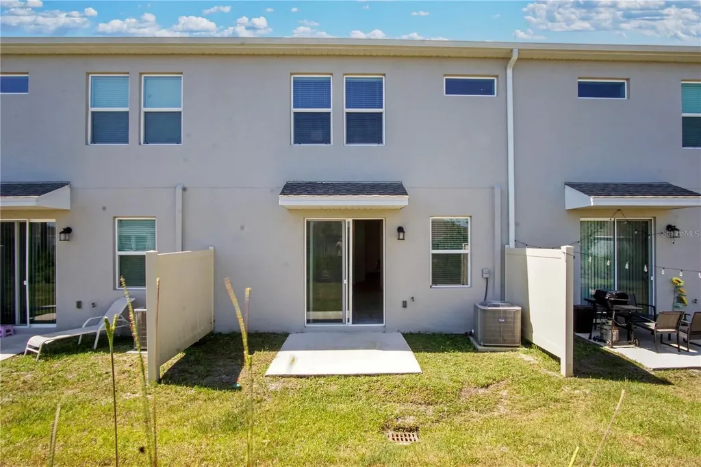 2537 Skyline Loop Kissimmee FL 34758