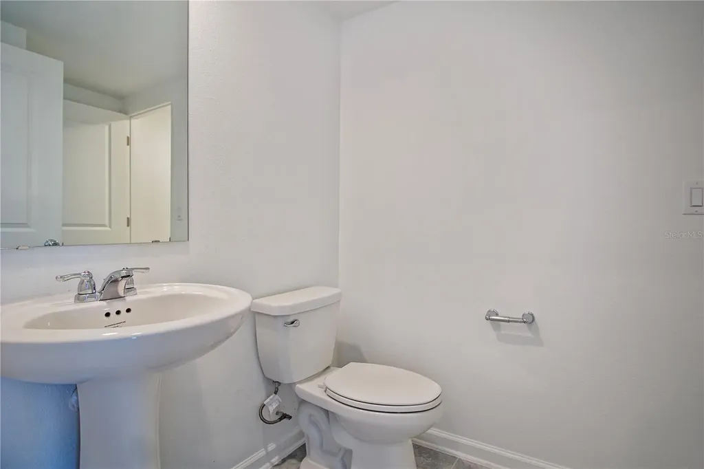 2537 Skyline Loop Kissimmee FL 34758