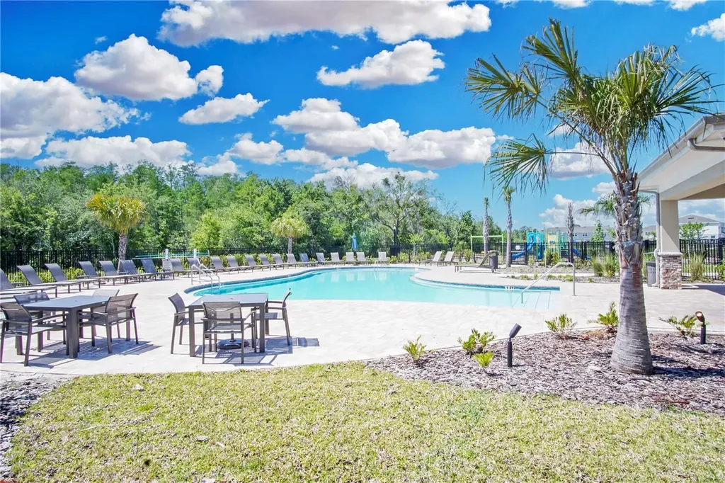 2537 Skyline Loop Kissimmee FL 34758