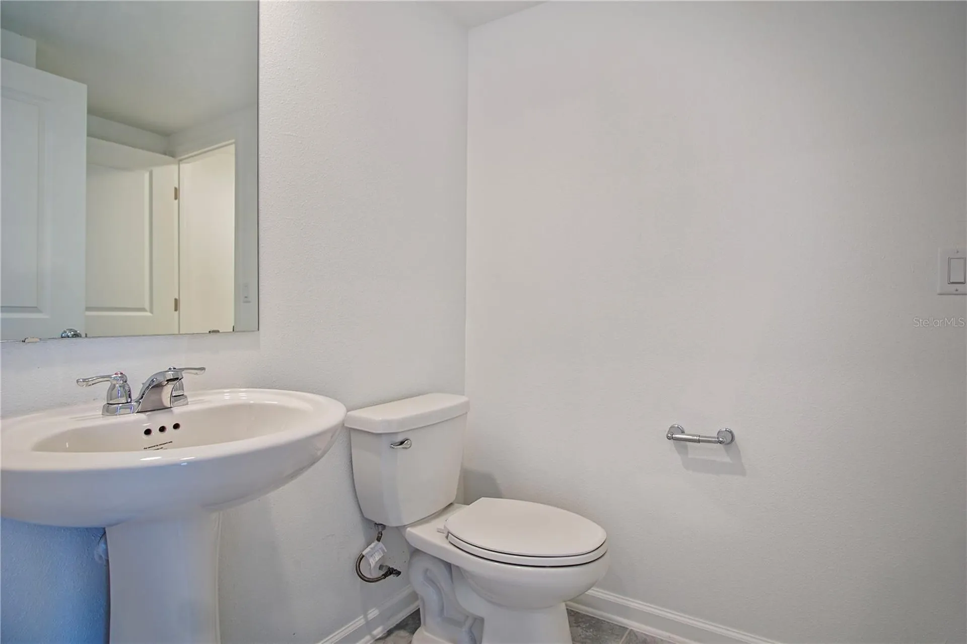 2537 Skyline Loop Kissimmee FL 34758