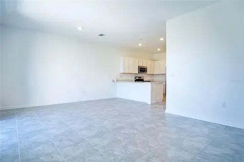 2537 Skyline Loop Kissimmee FL 34758