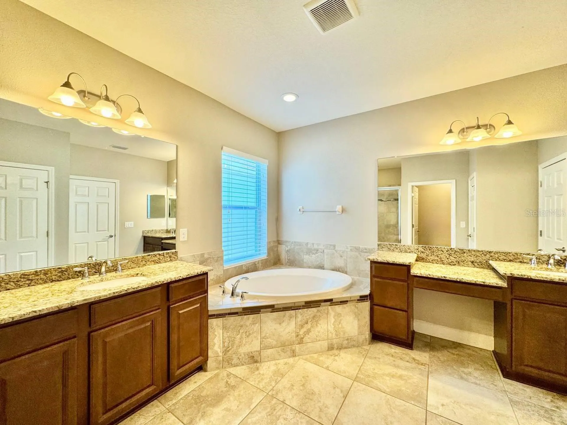 11127 Winthrop Lake Drive Riverview FL 33578