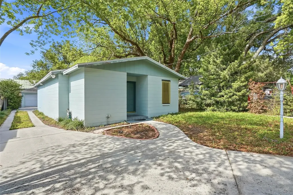 1026 W Rambla Street Tampa FL 33612