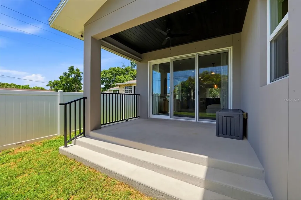 5160 Dartmouth Avenue N St Petersburg FL 33710