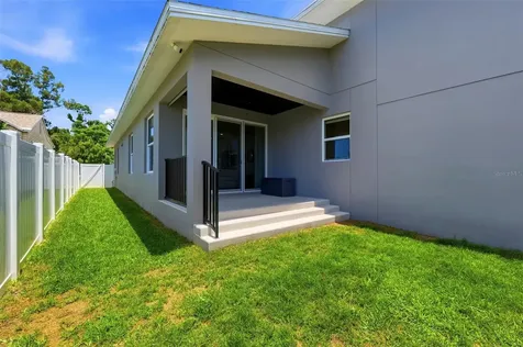 5160 Dartmouth Avenue N St Petersburg FL 33710