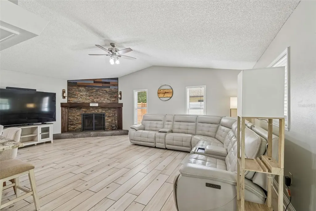 4706 Wandering Way Tampa FL 33624