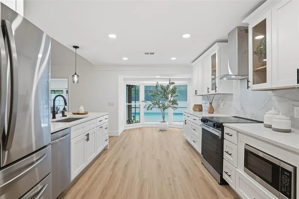 2540 Laurelwood Lane Valrico FL 33596