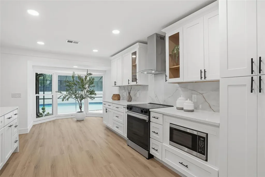 2540 Laurelwood Lane Valrico FL 33596