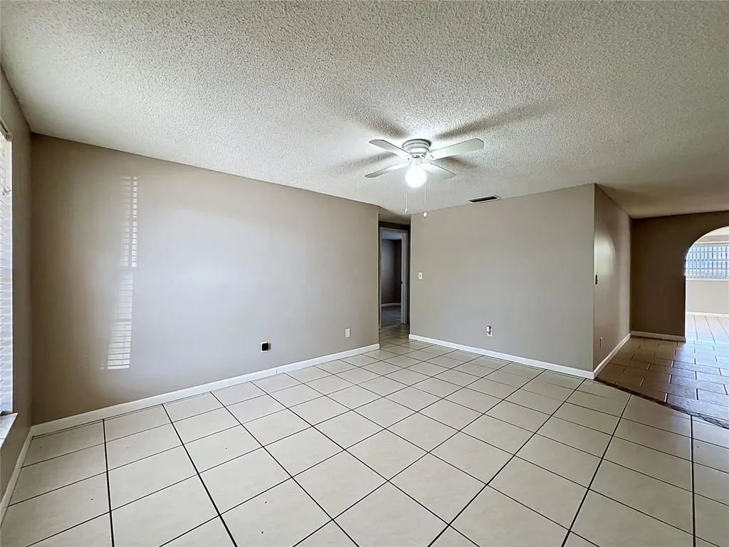 808 Falkirk Avenue Valrico FL 33594