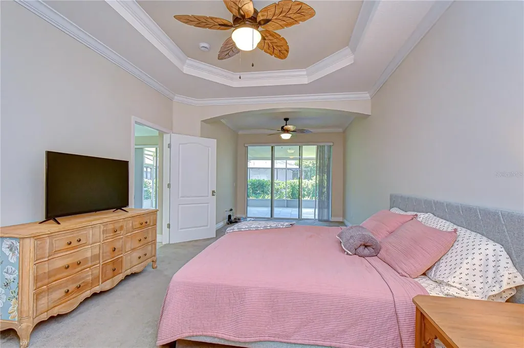 6069 Sandhill Ridge Drive Lithia FL 33547