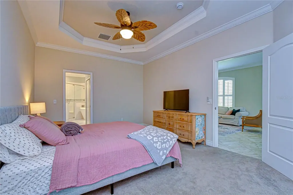 6069 Sandhill Ridge Drive Lithia FL 33547