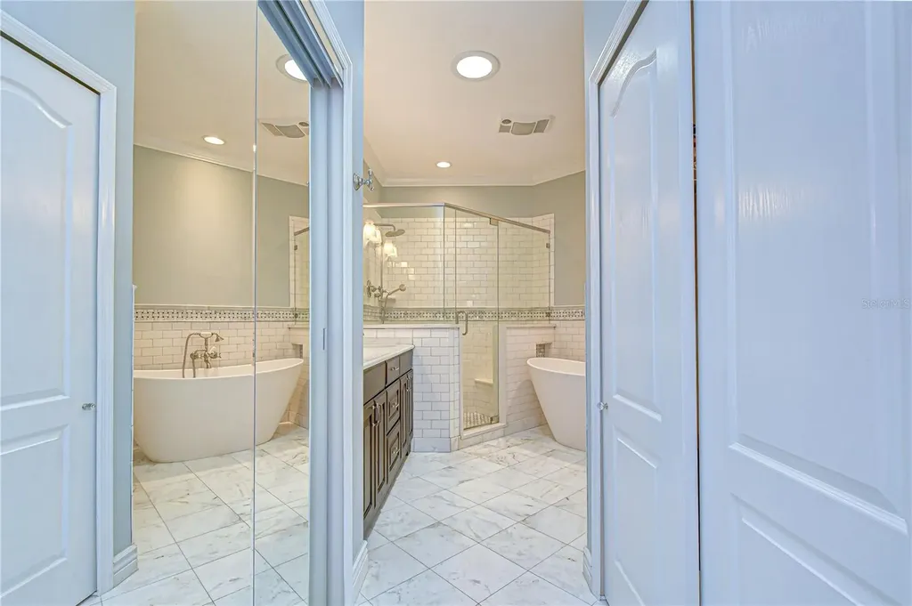 6069 Sandhill Ridge Drive Lithia FL 33547