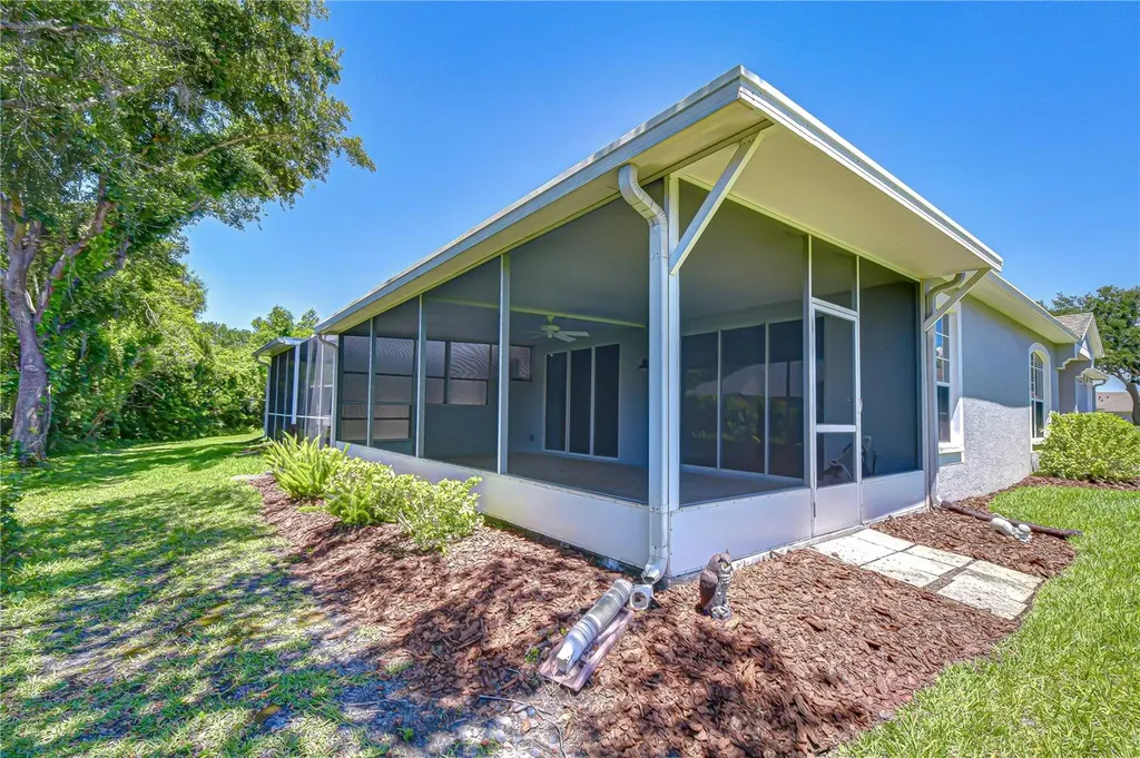 6069 Sandhill Ridge Drive Lithia FL 33547