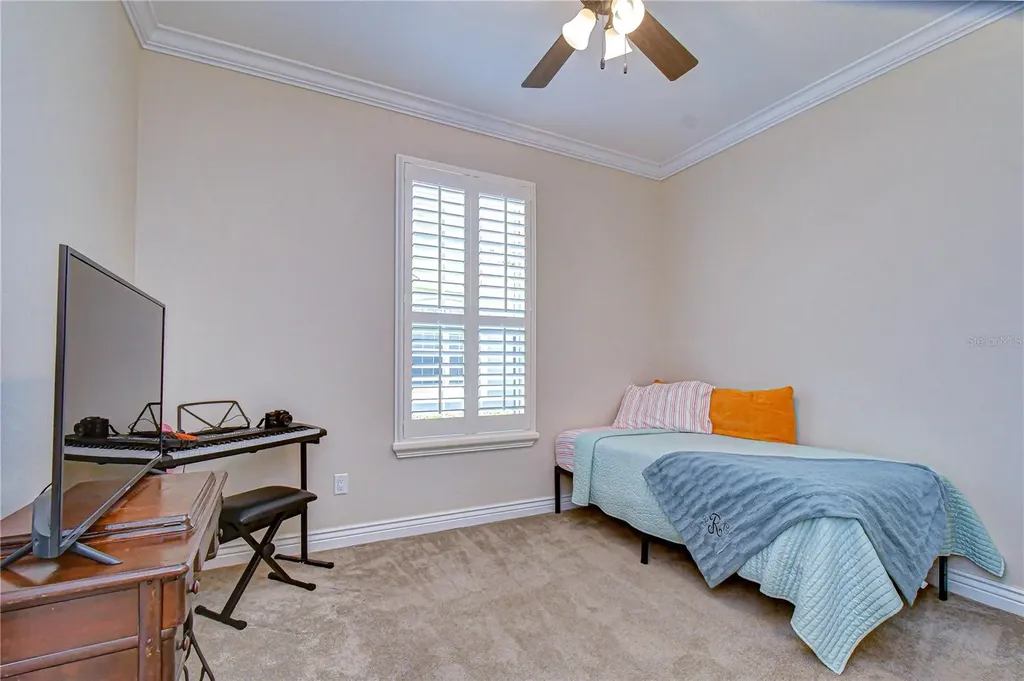 6069 Sandhill Ridge Drive Lithia FL 33547