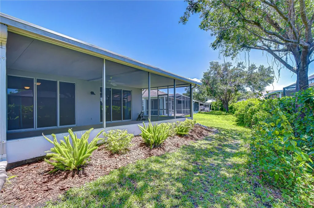 6069 Sandhill Ridge Drive Lithia FL 33547