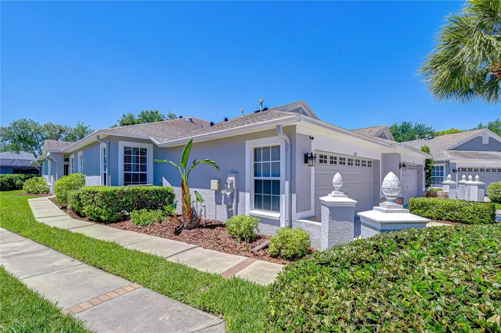 6069 Sandhill Ridge Drive Lithia FL 33547