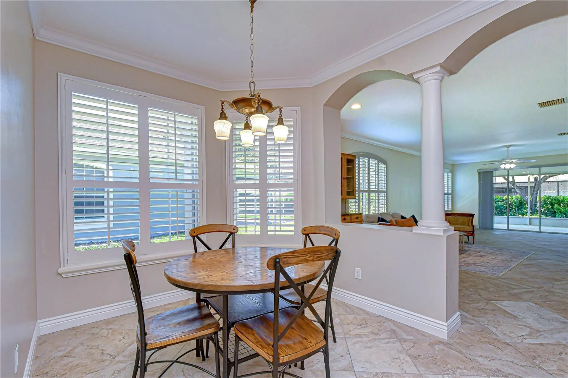 6069 Sandhill Ridge Drive Lithia FL 33547