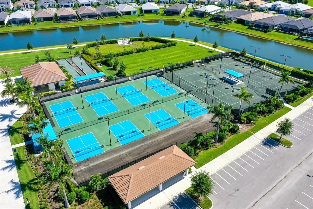 4921 Surfside Circle Bradenton FL 34211